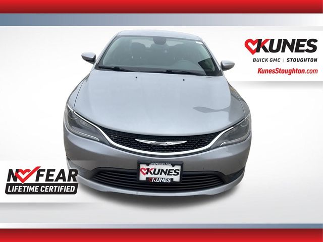 2016 Chrysler 200 Touring