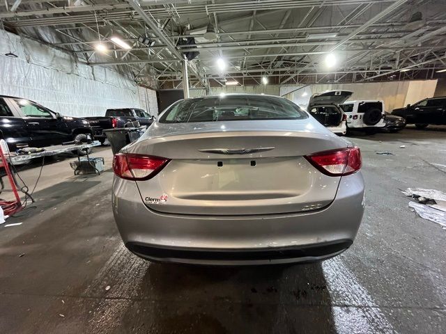 2016 Chrysler 200 LX