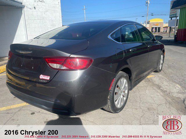 2016 Chrysler 200 LX