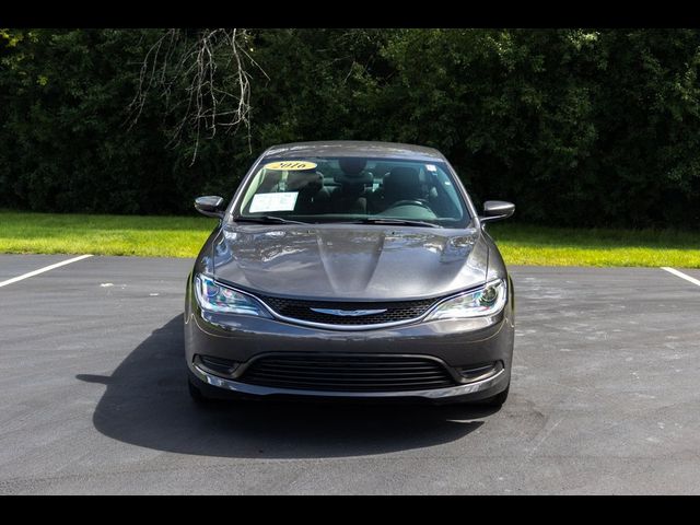 2016 Chrysler 200 Touring