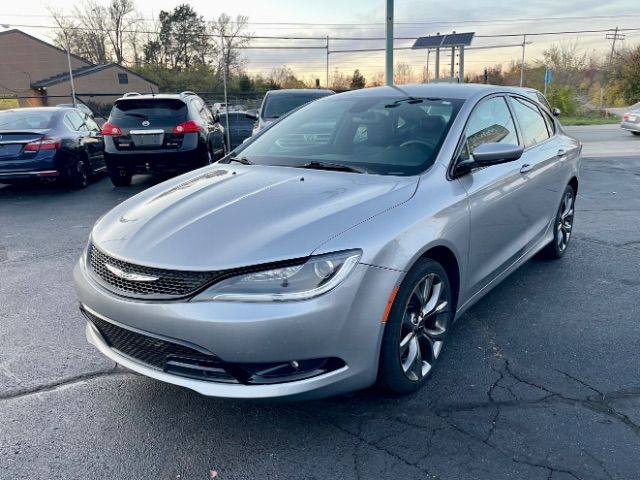 2016 Chrysler 200 S