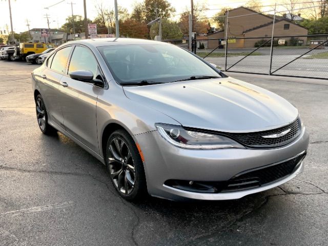 2016 Chrysler 200 S