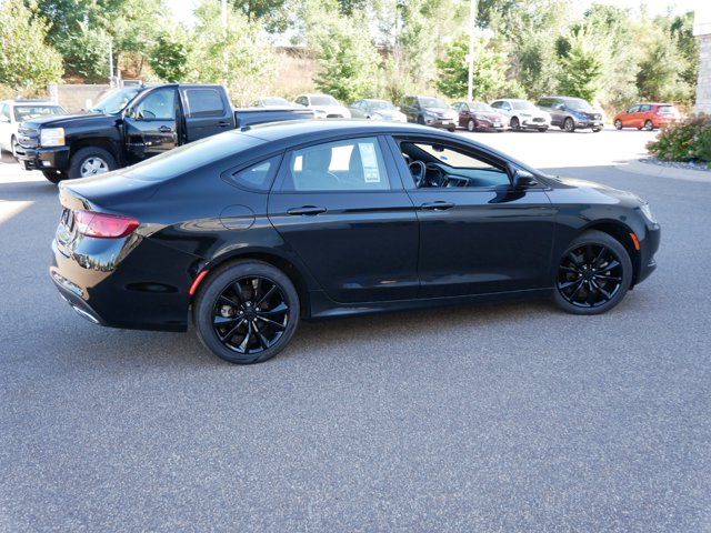 2016 Chrysler 200 S