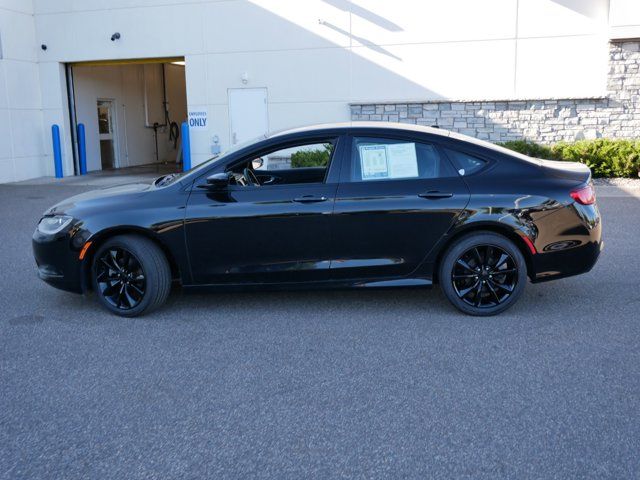 2016 Chrysler 200 S