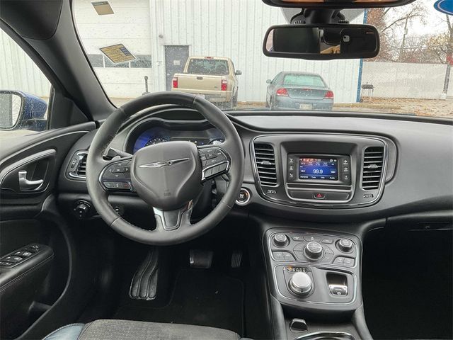 2016 Chrysler 200 S