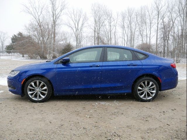 2016 Chrysler 200 S