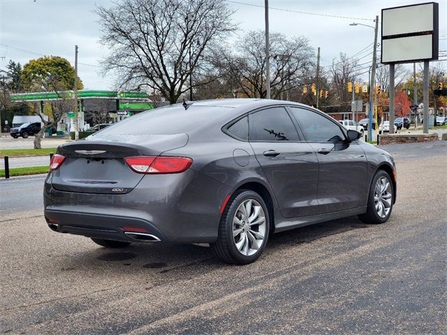 2016 Chrysler 200 S