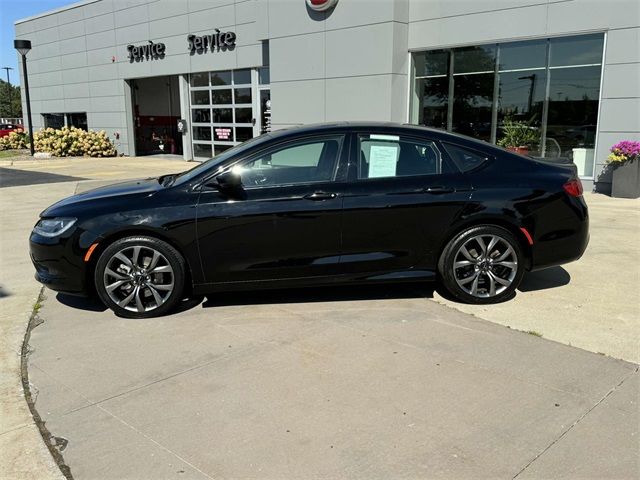 2016 Chrysler 200 S