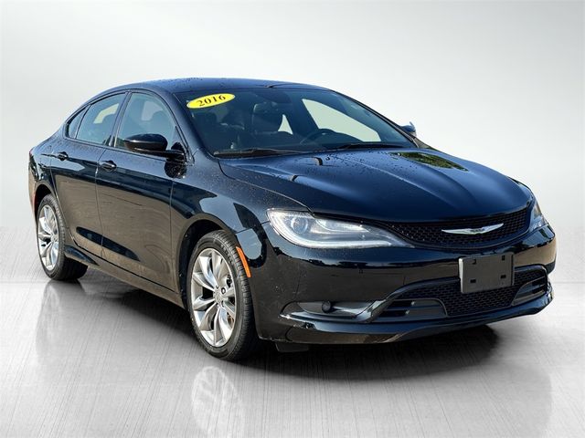 2016 Chrysler 200 S