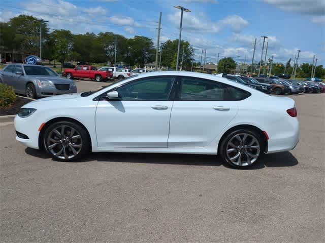 2016 Chrysler 200 S