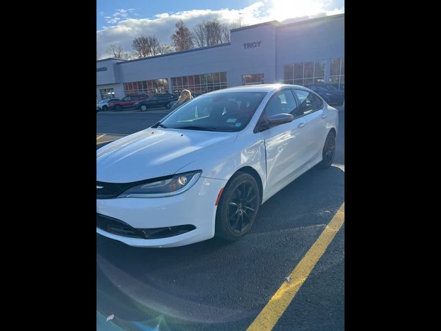 2016 Chrysler 200 S