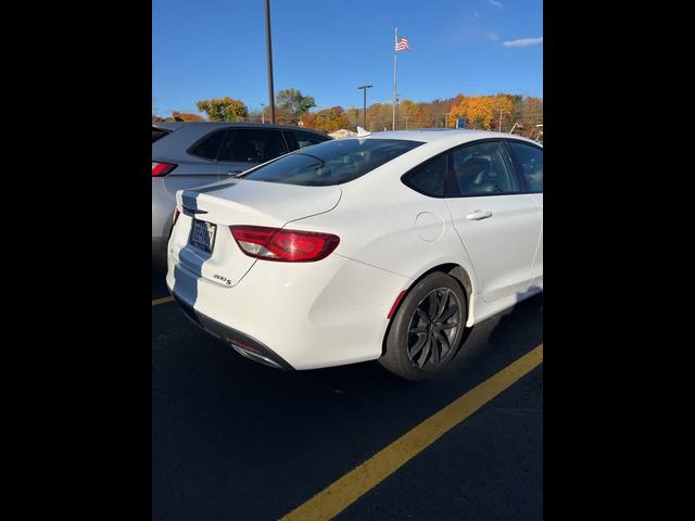 2016 Chrysler 200 S