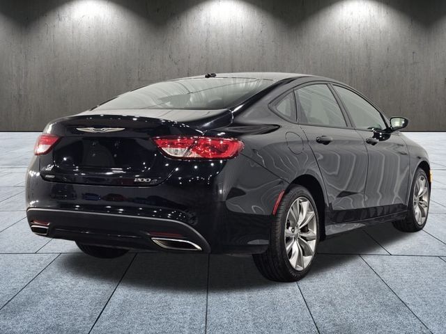 2016 Chrysler 200 S