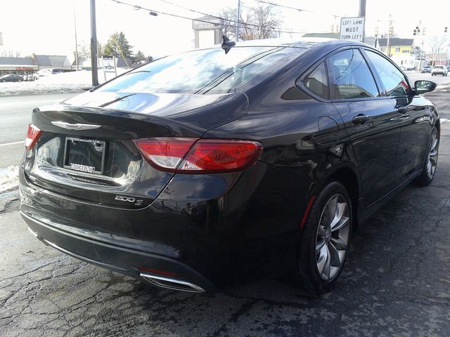 2016 Chrysler 200 S