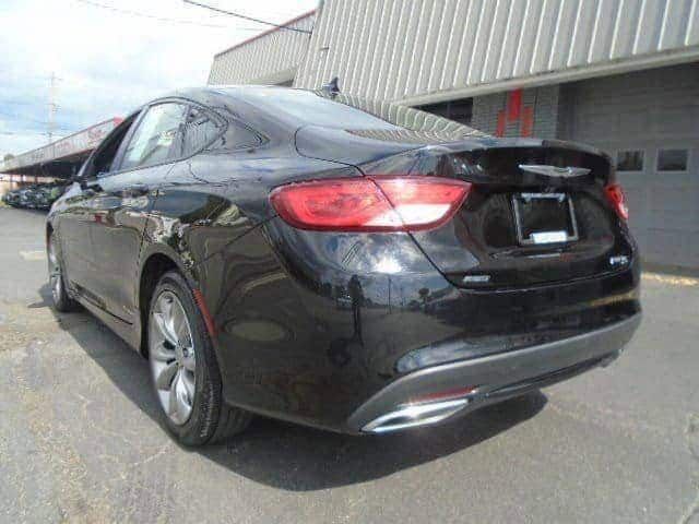 2016 Chrysler 200 S