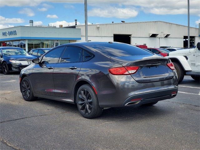 2016 Chrysler 200 S