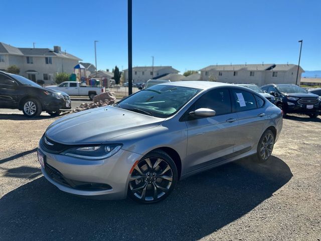 2016 Chrysler 200 S