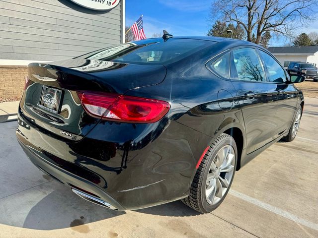 2016 Chrysler 200 S