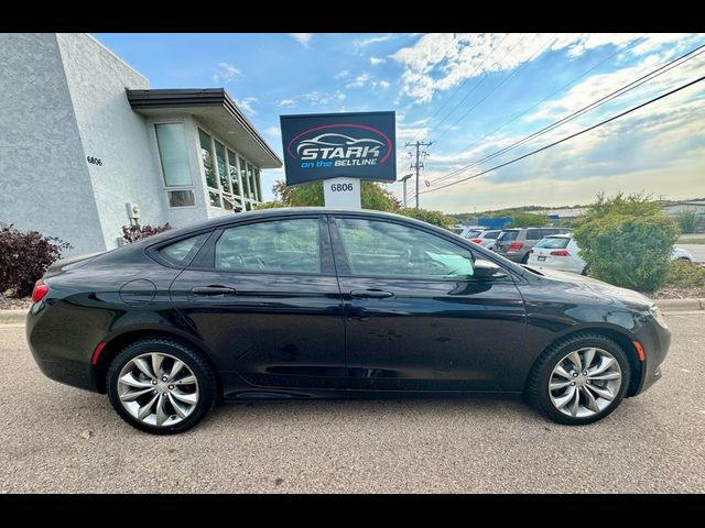 2016 Chrysler 200 S