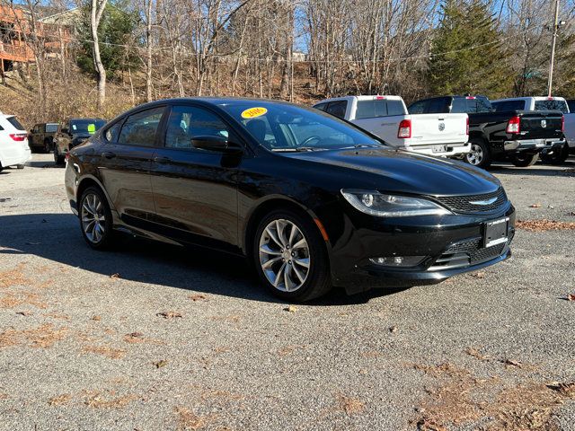 2016 Chrysler 200 S