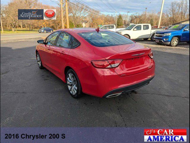 2016 Chrysler 200 S