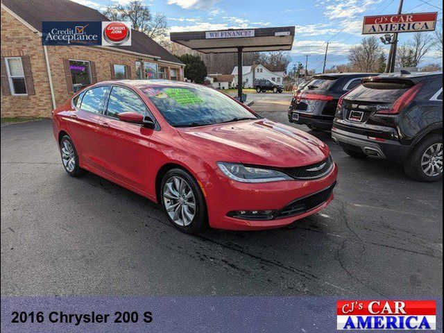 2016 Chrysler 200 S