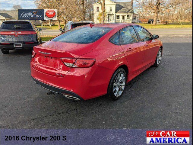 2016 Chrysler 200 S