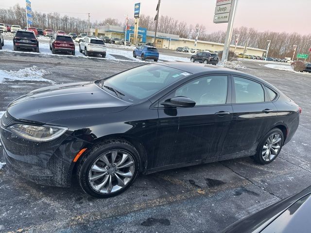 2016 Chrysler 200 S