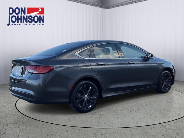 2016 Chrysler 200 Touring