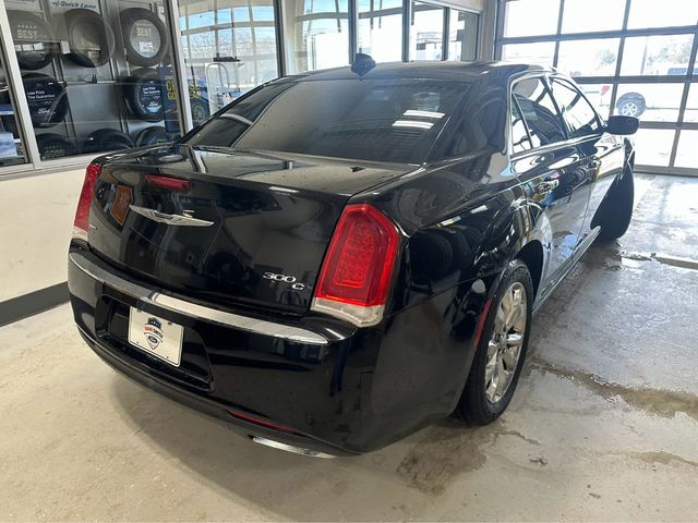 2016 Chrysler 300 300C