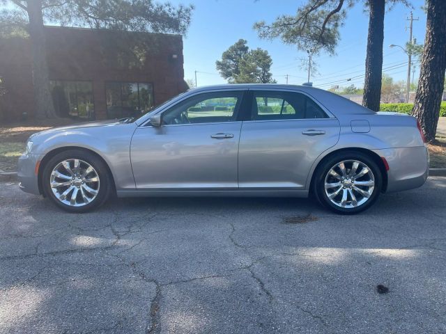 2016 Chrysler 300 Limited