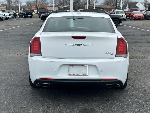 2016 Chrysler 300 300S