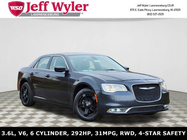 2016 Chrysler 300 Limited