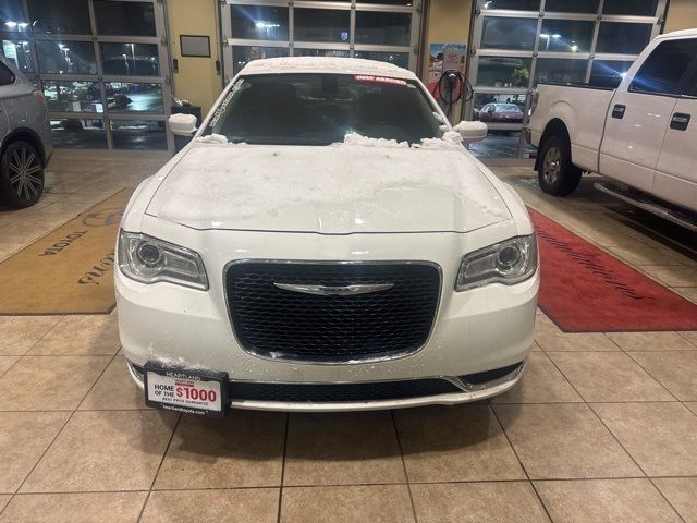 2016 Chrysler 300 Limited