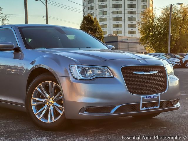 2016 Chrysler 300 Limited