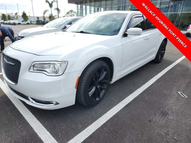 2016 Chrysler 300 Anniversary Edition