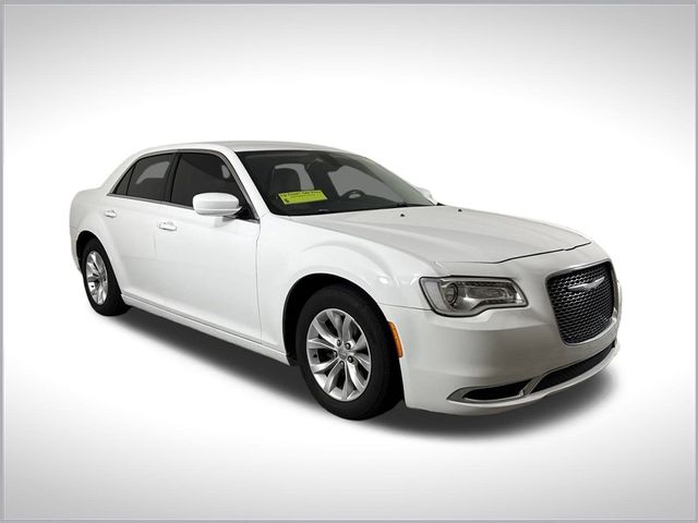 2016 Chrysler 300 Limited