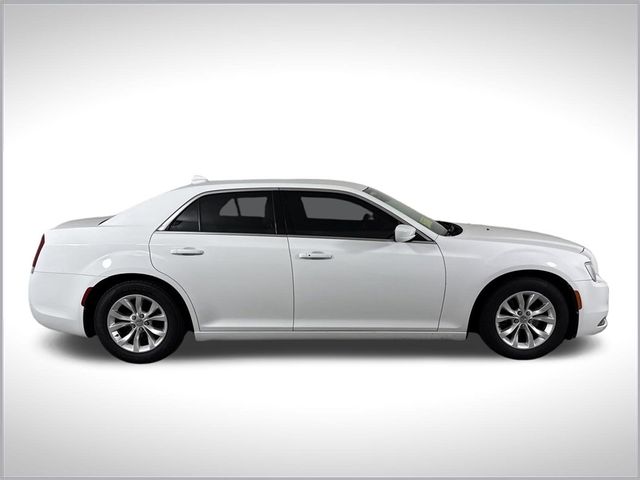 2016 Chrysler 300 Limited