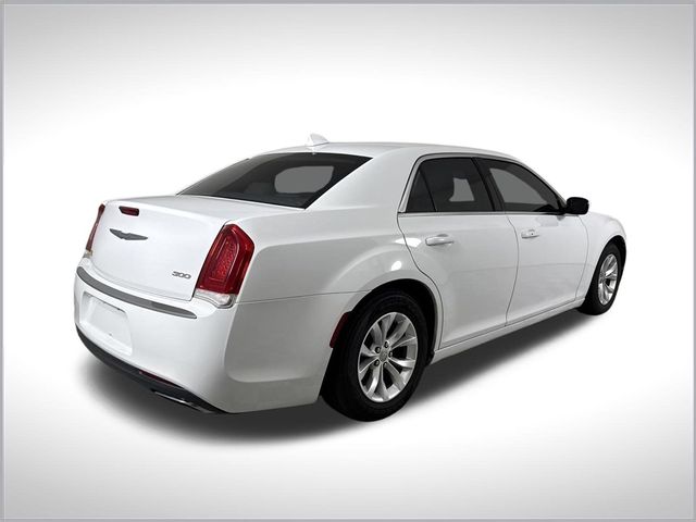 2016 Chrysler 300 Limited