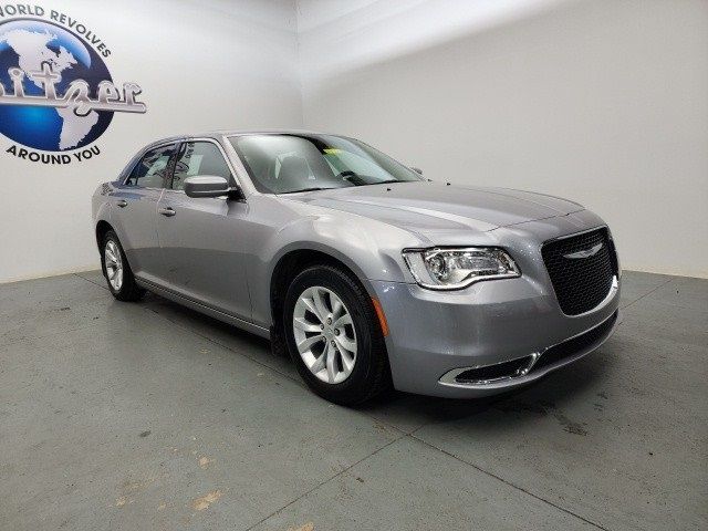 2016 Chrysler 300 Limited