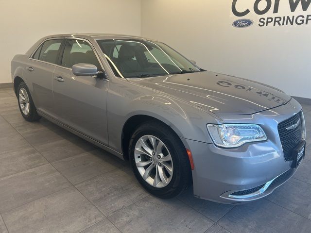 2016 Chrysler 300 Limited