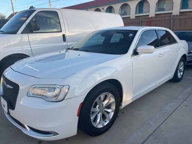 2016 Chrysler 300 Limited