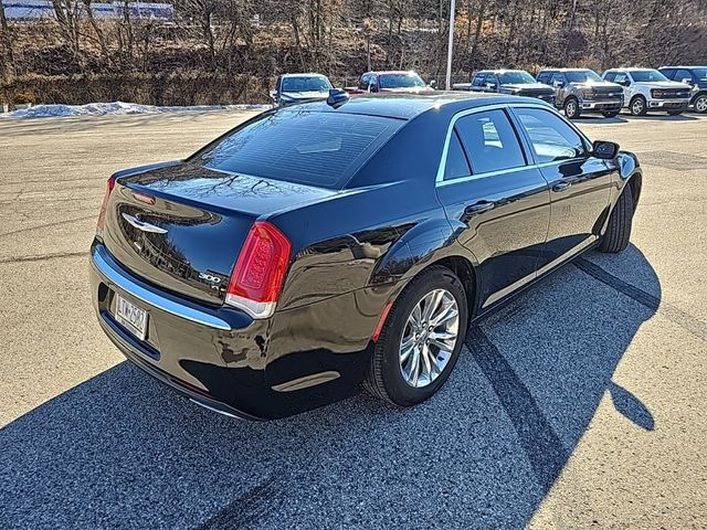 2016 Chrysler 300 Limited