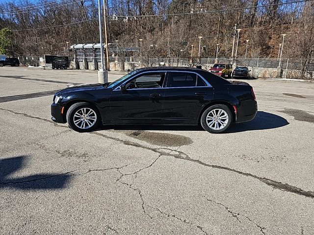 2016 Chrysler 300 Limited