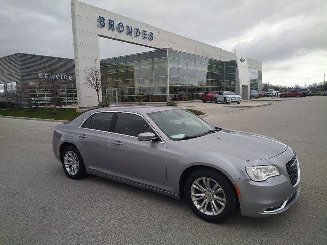 2016 Chrysler 300 Limited