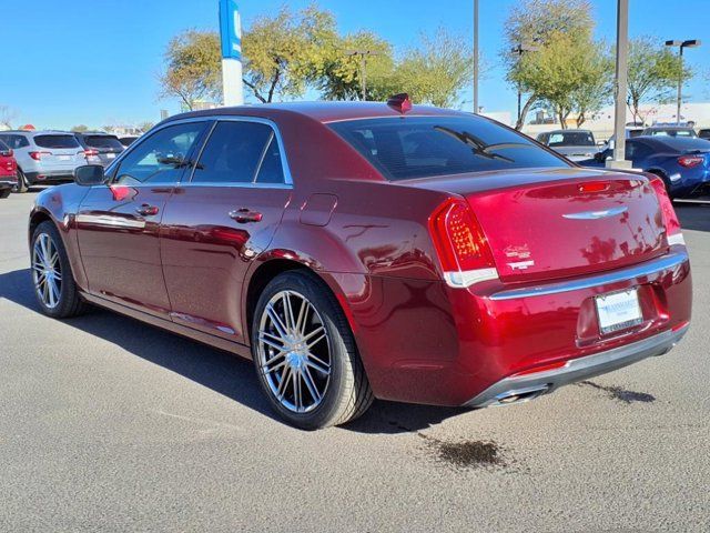 2016 Chrysler 300 Limited