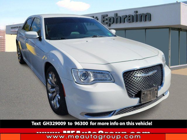 2016 Chrysler 300 Limited