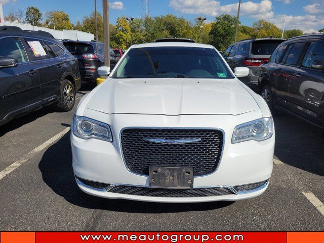 2016 Chrysler 300 Limited