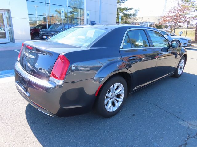 2016 Chrysler 300 Limited
