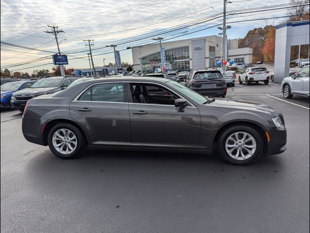 2016 Chrysler 300 Limited